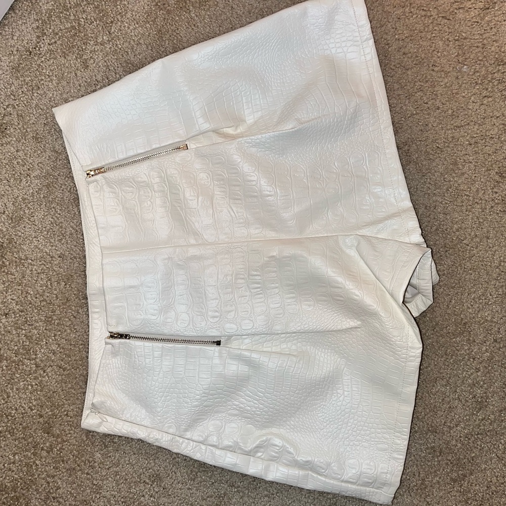 Shein High waisted zipper shorts, off white